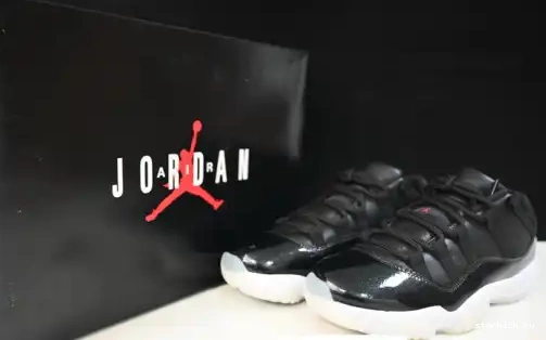 001 AV2187-001 AIR BLACK-WHITE LOW RETRO JORDAN 11 AV2187 0627
